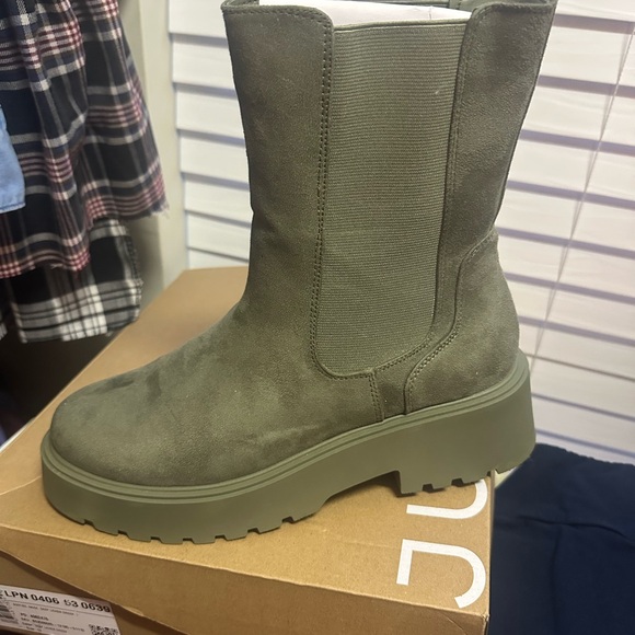 Women's Olive Green Suede Boots - Picture 1 of 2